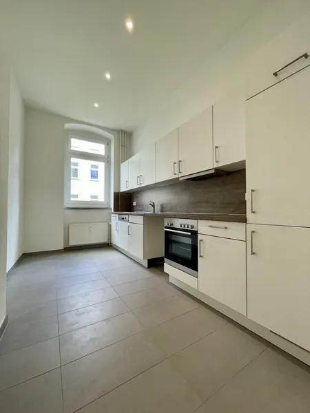 3-Zimmer Wohnung mit Balkon und Einbauküche — photo 1